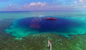 Mer de Chine : le trou bleu le plus profond du monde découvert