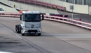 Premier camion sermi-remorque 100% électrique par... Mercedes et non pas Tesla !