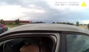 Une femme prend la fuite en faisant chuter un policier