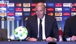 Real Madrid : Zidane arrosé par ses joueurs en conférence de presse