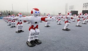 1007 robots ont dansé ensemble pour rentrer dans le Guiness Book