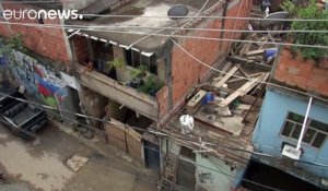 Une favela coupée deux par les Jeux
