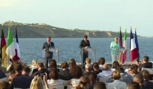 Merkel, Hollande et Renzi en Méditerranée pour relancer l'UE