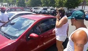 Un bébé en pleurs enfermé dans une voiture en pleine soleil à Philadelphie