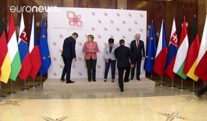Angela Merkel fait une étape diplomatique délicate en Pologne