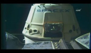 La capsule Dragon de SpaceX redescend sur Terre