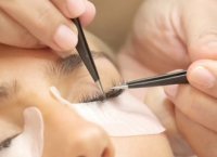 Beauté mode : Avoir des cils longs et épais grâce à l'extension de cils