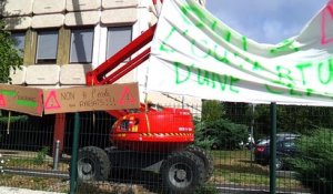 Lot-et-Garonne : manifestation des parents d'élèves devant l'Inspection académique