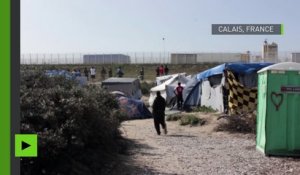 Calais : des réfugiés font face à la police en tentant de franchir une clôture