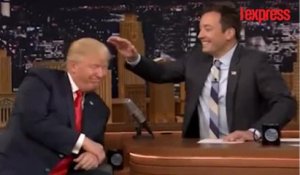 L'animateur américain Jimmy Fallon décoiffe Donald Trump en direct