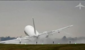 L'atterrissage effrayant d'un Boeing 737 à Prague