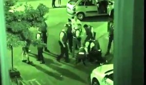 La vidéo montrant les trois policiers en train de brutaliser un homme