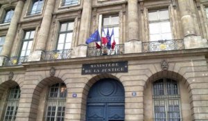 Hollande exprime ses "regrets" dans une lettre aux magistrats