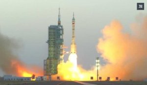 La Chine envoie deux astronautes passer un mois dans l'espace