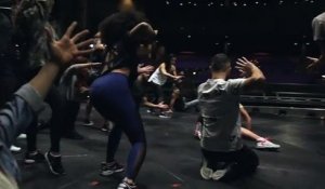 Mannequin Challenge par Britney Spears et ses danseurs en répétition de tournée