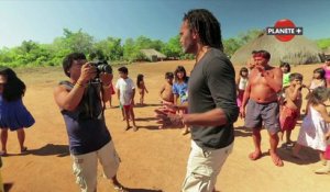 Christian KAREMBEU part à la rencontre des tribus du bout du monde