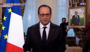 François Hollande quitte le palais de l'Elysée, et les déménageurs n'attendent pas qu'il soit parti pour bosser