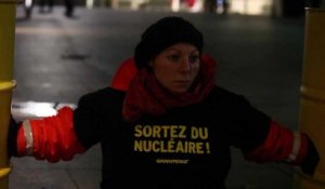 Greenpeace bloque l'entrée du siège d'EDF à Paris