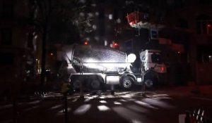 Lyon - un camion toupie transformé en boule de disco par un artiste