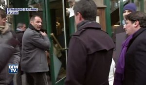 Manuel Valls attaqué à la farine dans la rue à Strasbourg!