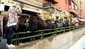 Un quartier de Madrid en liesse après la loterie de Noël
