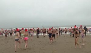 Hundreds take New Year plunge in Dutch seaside town