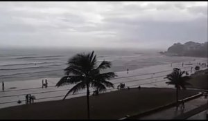 Brésil : elle est touchée par un éclair sur une plage