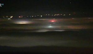 Feux d'artifice dans le brouillard depuis l'Olympiaturm