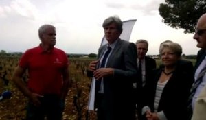 Le ministre Stephane Le Foll defend une agriculture...