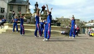 Un flash mob de 600 eleves pour l'ouverture de l'Aquae World...