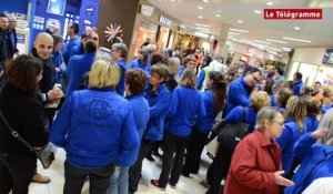 Vannes. Débrayage contre le travail du dimanche à Carrefour