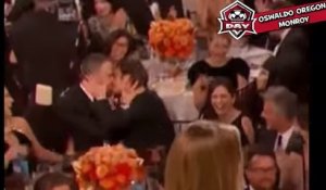 Ryan Reynolds embrasse sur la bouche Andrew Garfield aux Golden Globes 2017