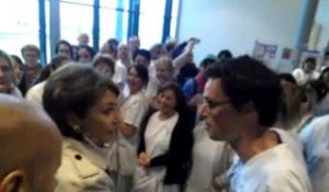 Accueil houleux pour Marisol Touraine au CHU de...