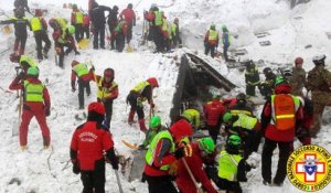 Italie : un septième corps sorti des décombres de l'hôtel