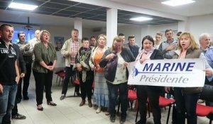 A Privas, les militants du FN fêtent la victoire en chantant la Marseillaise