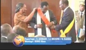 Le Président intérimaire D.Traoré a élevé Ouattara à la Dignité de Croix de l'Ordre national malien