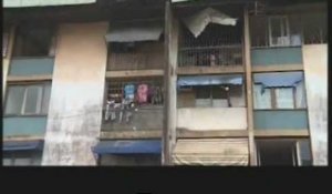 Reportage: Gros plan sur les bâtiments délabrés du district d'Abidjan