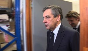 Fillon de retour en campagne à Troyes malgré les affaires