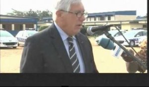 L'ambassadeur de la France remet des véhicules et matériels au ministre de l'Intérieur