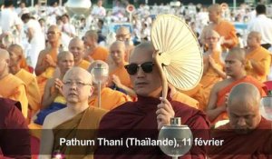 La Thaïlande honore Buddha avec les célébration Makha Bucha