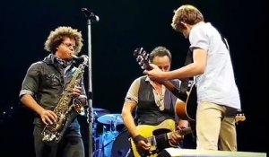 Un adolescent sèche les cours et se retrouve sur scène avec Bruce Springsteen