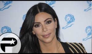 Kim Kardashian enceinte se balade sur la croisette à Cannes en famille