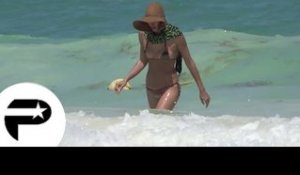 Irina Shayk, l'ex compagne de Christiano Ronaldo en maillot sur la plage de Cancun.