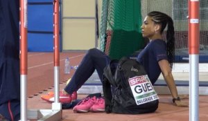 Floria Gueï concentrée avant la finale du 400 m