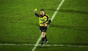 Carton jaune pour un ramasseur de balle (Rugby)