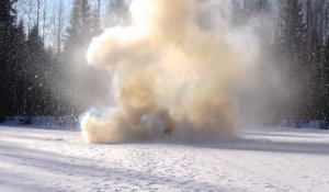 Explosion de 2kgs de dynamite sur un lac gelé !