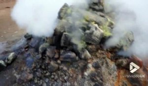Un geyser de vapeur en islande
