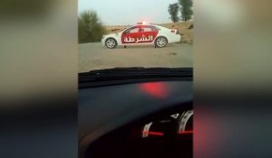 Les policiers à Dubaï piègent les automobilistes !
