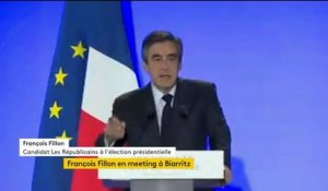 Présidentielle: François Fillon accuse la gauche de vouloir le "tuer" lors d'un meeting à Biarritz