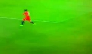 Alexis Sanchez fait une action à la Zidane, Gerrard et Ronaldinho